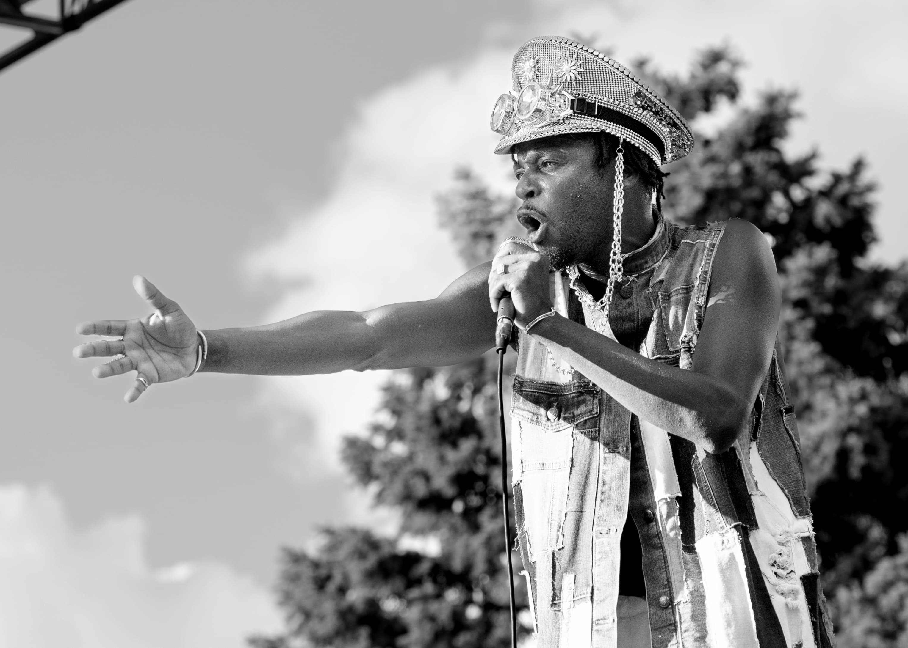 Dre Peace performing 1